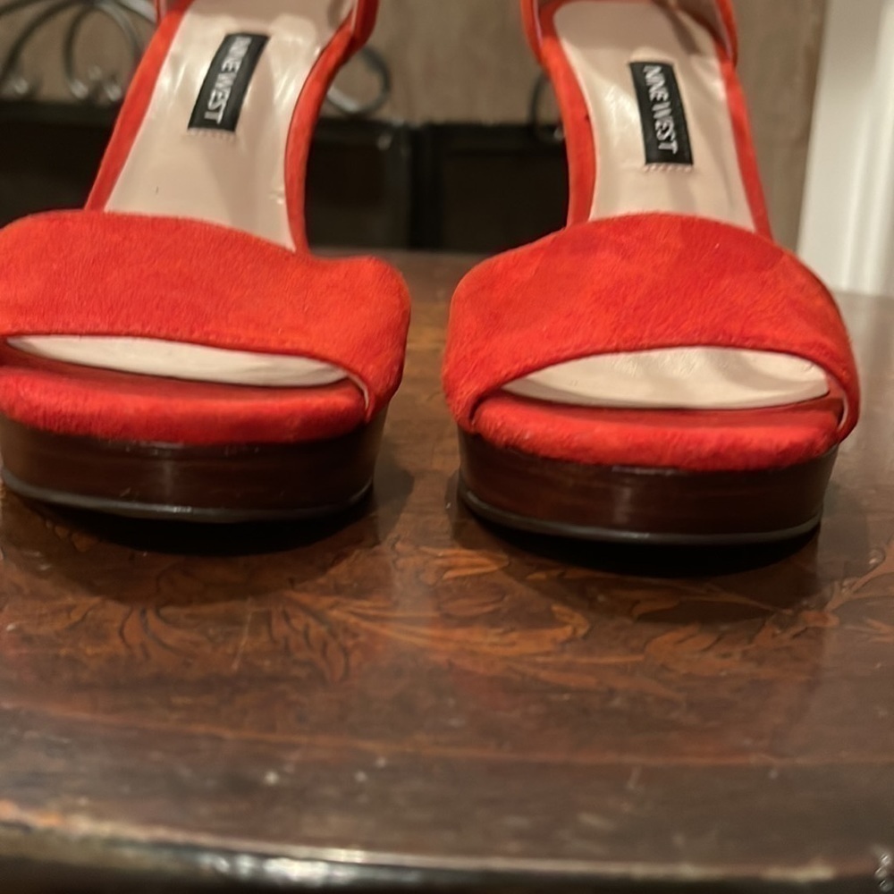 Nine West ⭐️red suede shoes - Picture 5 of 5